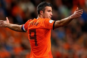 全球冰雪运动装备创新升级，助力滑雪爱好者提高技术水平，冰雪运动产品