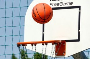 中国篮球的底气源自无数拼搏者，中国篮球的地位